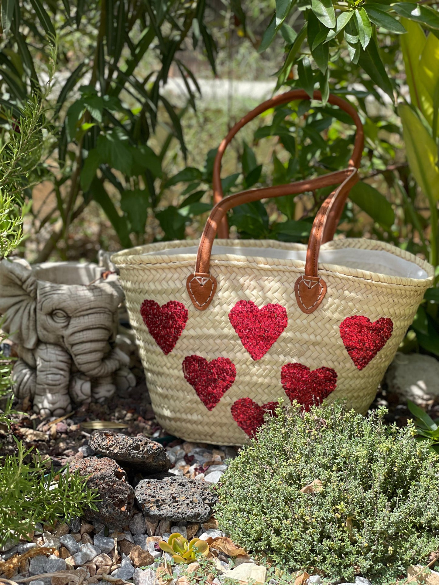 Strandtas - Boodschappentas - Shopper dames - 100 % handgemaakt Riet - 50 ( L ) x 29 ( B) x 20( D) cm - Lange Hengsels - Sluiting met tunnelkoord - 1 st